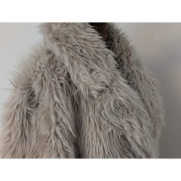 H&M Divided Shaggy Mob Wife Faux Fur Coat Beige Small - Picture 3 of 10